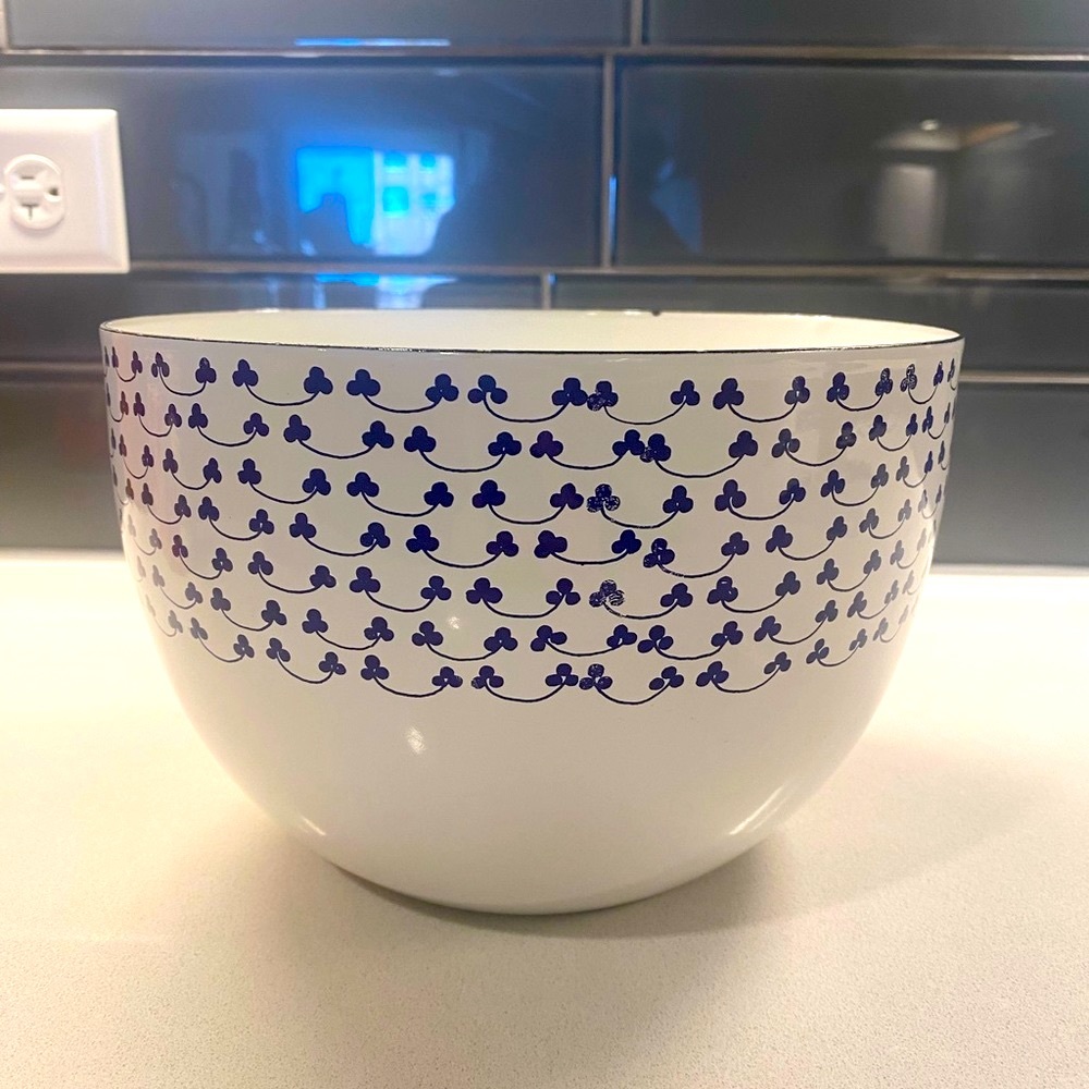 Vintage Arabia Finland Blue Clover Enamel Bowl